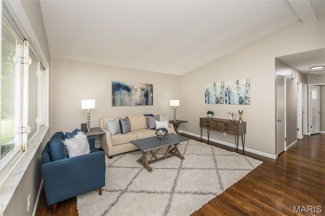 1085 Grenoble Lane, Florissant, MO 63033