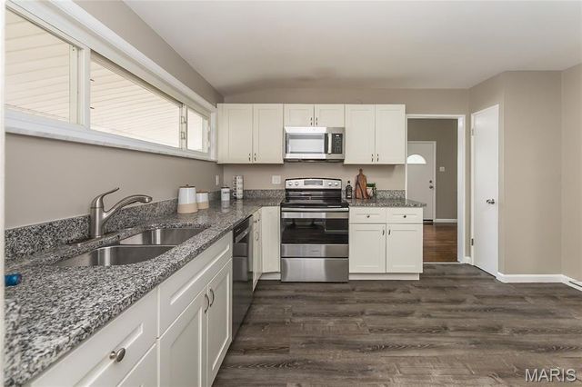 1085 Grenoble Lane, Florissant, MO 63033