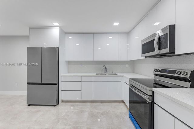 15685 SW 82nd Cir Ln 28, Miami, FL 33193