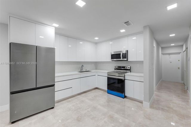 15685 SW 82nd Cir Ln 28, Miami, FL 33193