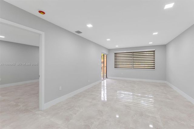 15685 SW 82nd Cir Ln 28, Miami, FL 33193