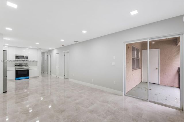 15685 SW 82nd Cir Ln 28, Miami, FL 33193