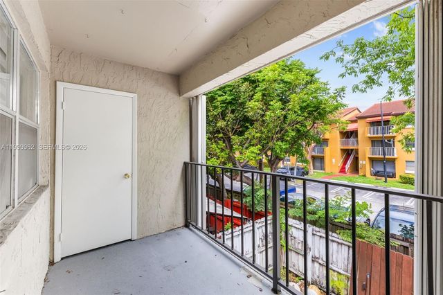 15685 SW 82nd Cir Ln 28, Miami, FL 33193