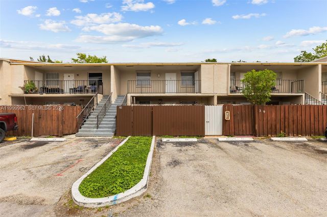 15685 SW 82nd Cir Ln 28, Miami, FL 33193