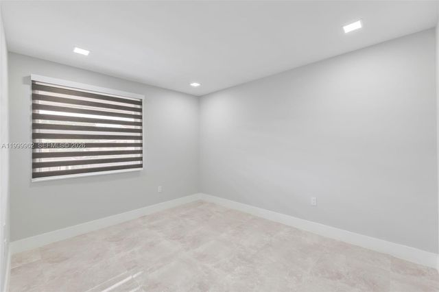 15685 SW 82nd Cir Ln 28, Miami, FL 33193