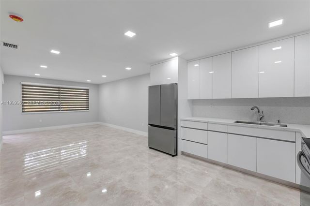 15685 SW 82nd Cir Ln 28, Miami, FL 33193