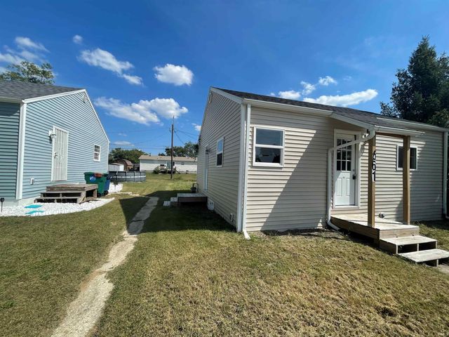 561 Grayton Road, Kingsford Heights, IN 46346