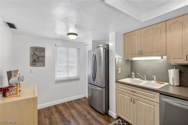 2244 Winkler AVE 301, Fort Myers, FL 33901