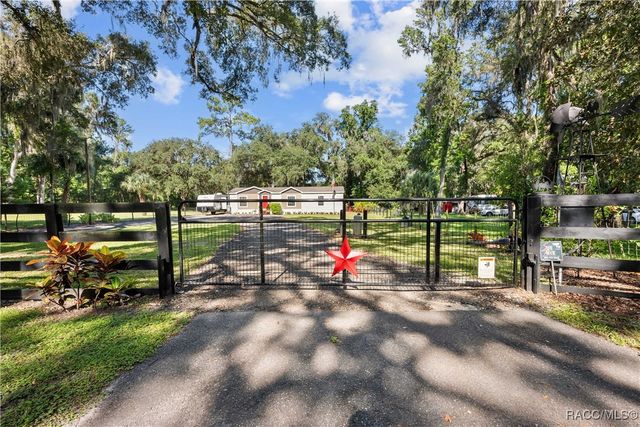 3283 Neff Lake Road, Brooksville, FL 34602