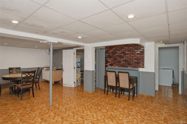 503 S 12th Street, New Hyde Park, NY 11040