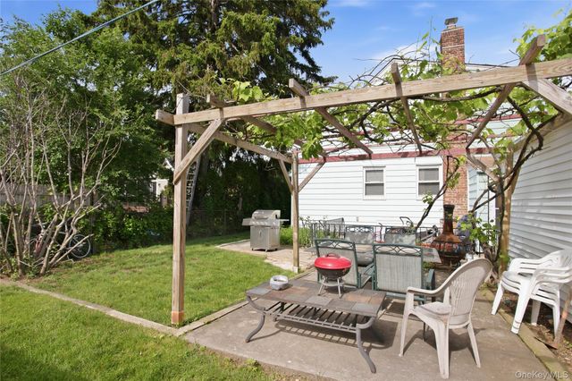 503 S 12th Street, New Hyde Park, NY 11040