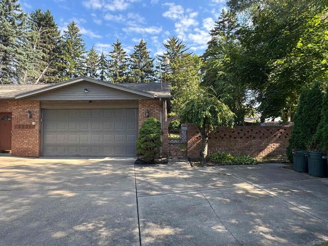 3531 Creekwood Drive, Bridgeport, MI 48601