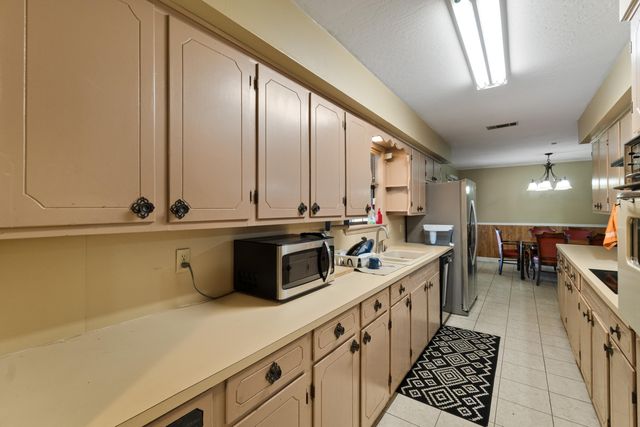 606 Jackson Rd., Hattiesburg, MS 39402