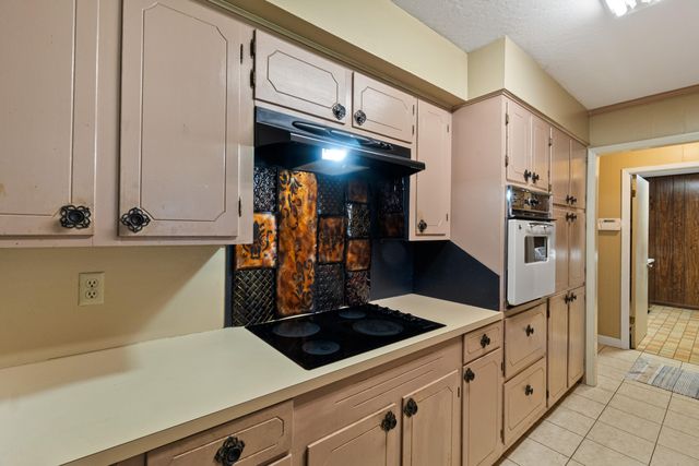 606 Jackson Rd., Hattiesburg, MS 39402