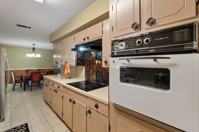 606 Jackson Rd., Hattiesburg, MS 39402