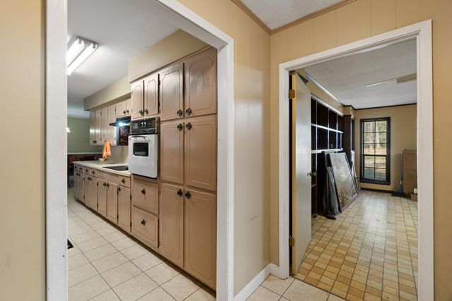 606 Jackson Rd., Hattiesburg, MS 39402