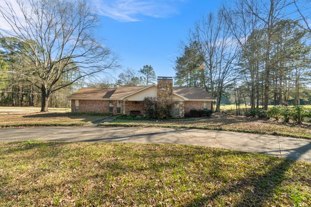 606 Jackson Rd., Hattiesburg, MS 39402