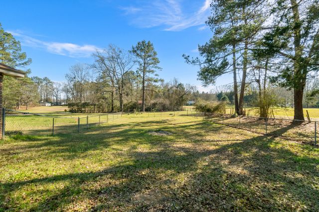 606 Jackson Rd., Hattiesburg, MS 39402