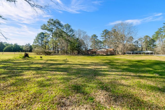 606 Jackson Rd., Hattiesburg, MS 39402