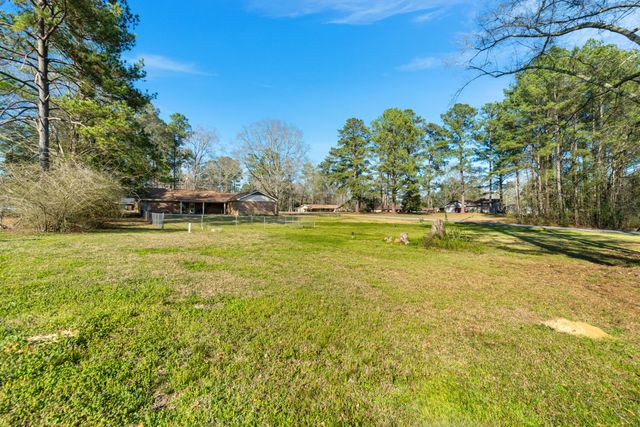 606 Jackson Rd., Hattiesburg, MS 39402