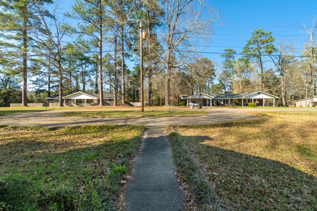 606 Jackson Rd., Hattiesburg, MS 39402