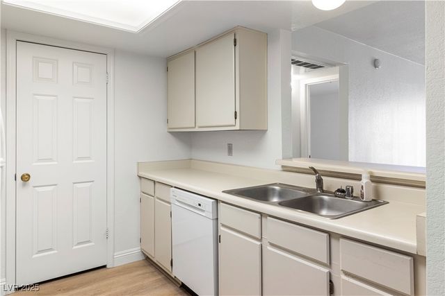 3550 Bay Sands Drive 2015, Laughlin, NV 89029