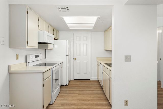 3550 Bay Sands Drive 2015, Laughlin, NV 89029