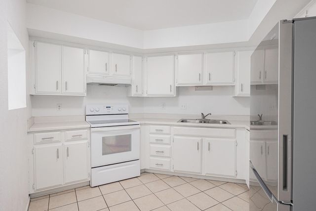 7314 N 43rd Avenue, Glendale, AZ 85301