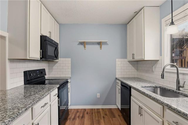 118 Cloister Oaks Circle, Winston-salem, NC 27127