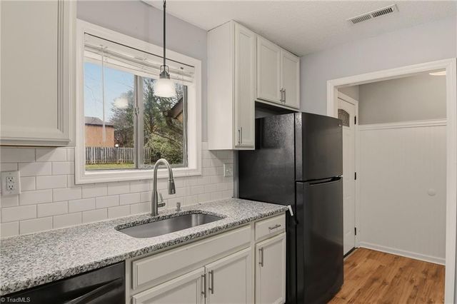 118 Cloister Oaks Circle, Winston-salem, NC 27127