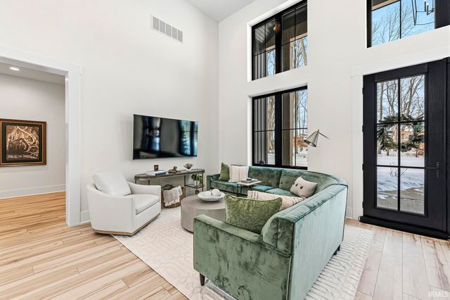 50678 Dolph Road, Elkhart, IN 46514