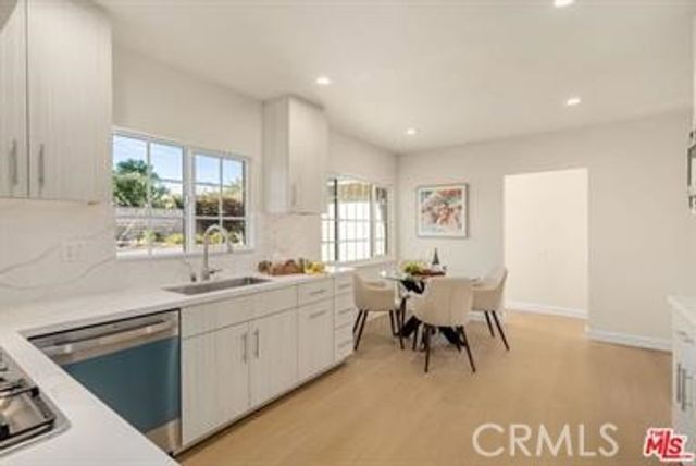 91 W Gainsborough, Thousand Oaks, CA 91360