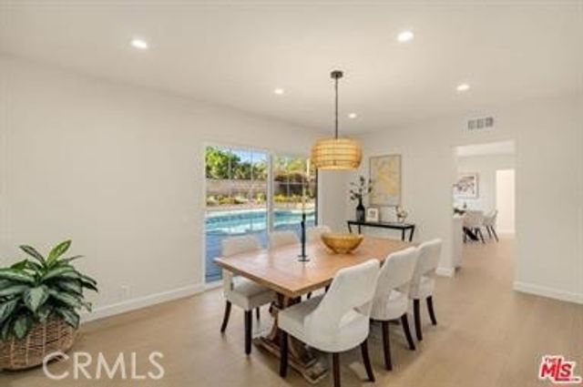 91 W Gainsborough, Thousand Oaks, CA 91360
