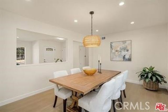 91 W Gainsborough, Thousand Oaks, CA 91360