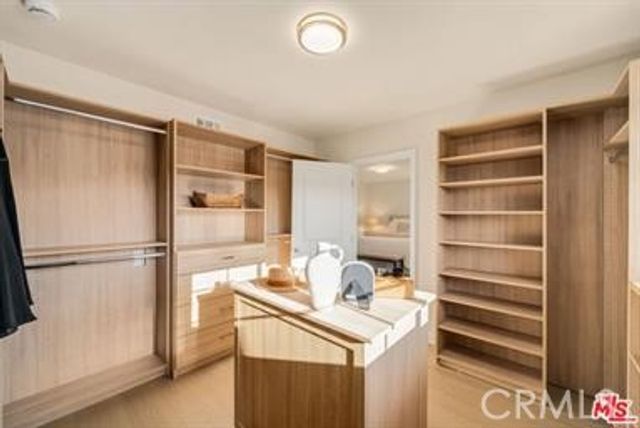 91 W Gainsborough, Thousand Oaks, CA 91360