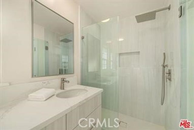91 W Gainsborough, Thousand Oaks, CA 91360