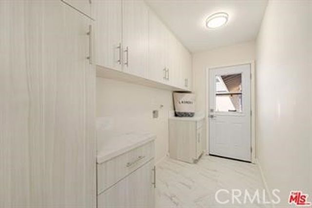 91 W Gainsborough, Thousand Oaks, CA 91360