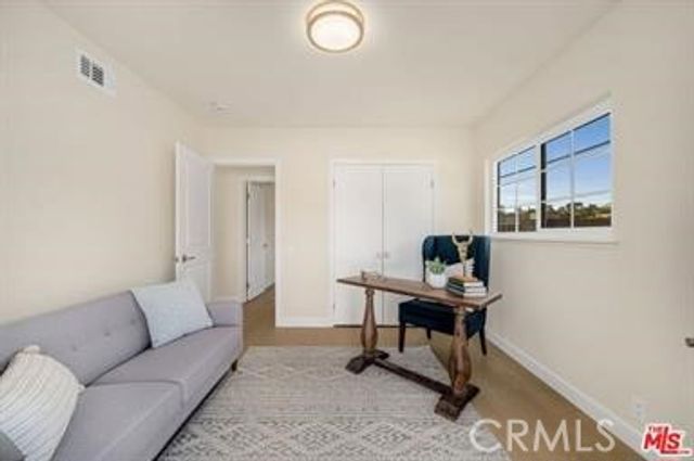 91 W Gainsborough, Thousand Oaks, CA 91360