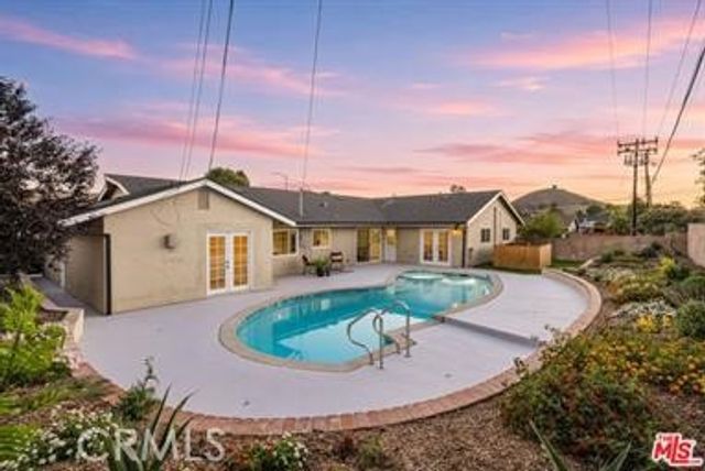 91 W Gainsborough, Thousand Oaks, CA 91360