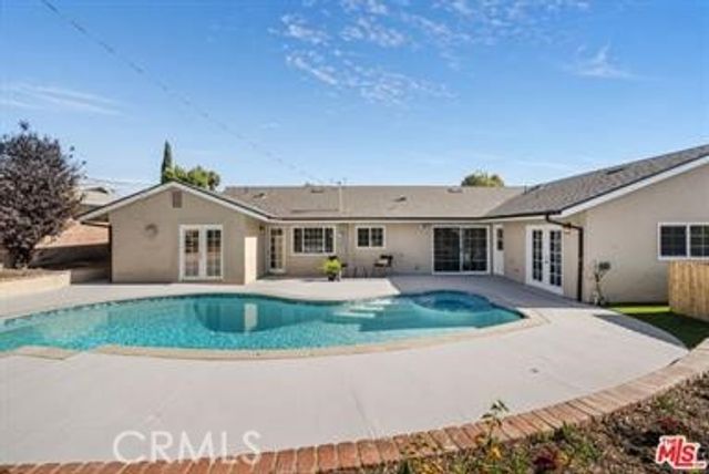 91 W Gainsborough, Thousand Oaks, CA 91360