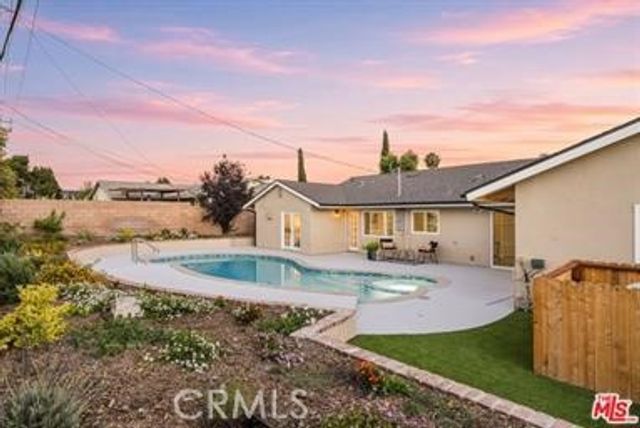 91 W Gainsborough, Thousand Oaks, CA 91360