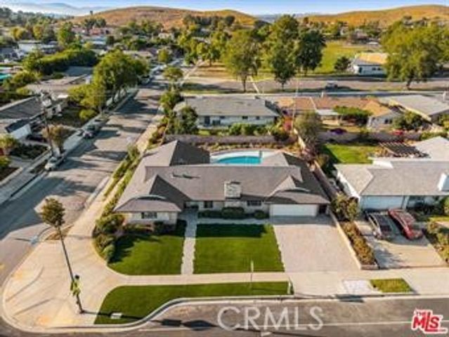 91 W Gainsborough, Thousand Oaks, CA 91360