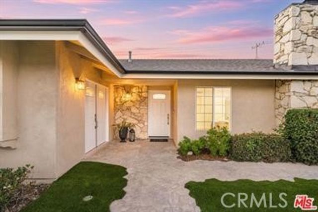 91 W Gainsborough, Thousand Oaks, CA 91360