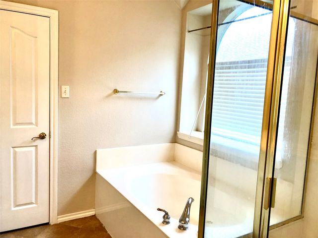 1216 Badbury Lane, Grand Prairie, TX 75052