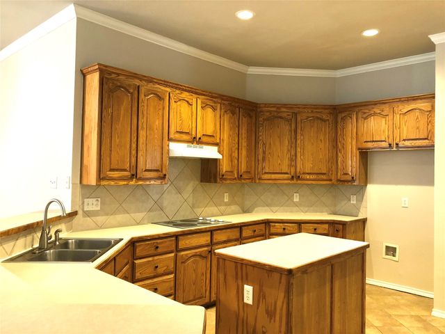 1216 Badbury Lane, Grand Prairie, TX 75052