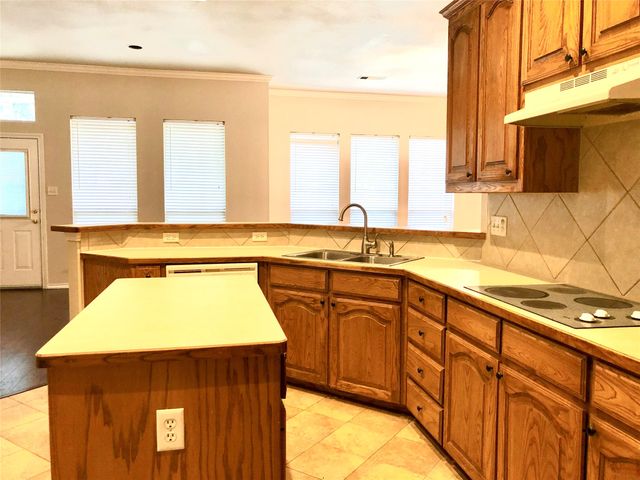 1216 Badbury Lane, Grand Prairie, TX 75052