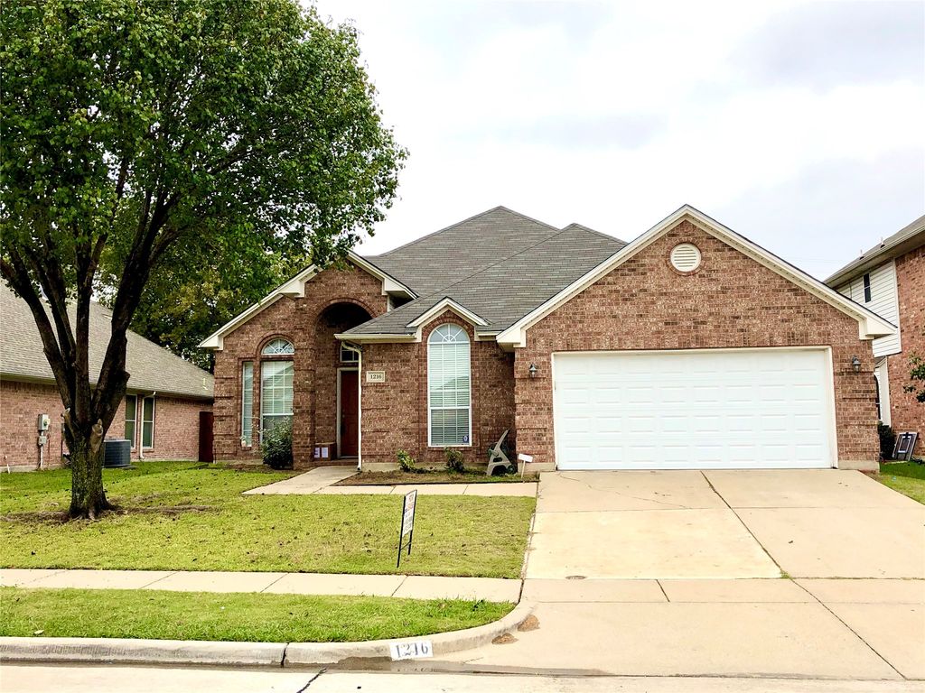 1216 Badbury Lane, Grand Prairie, TX 75052