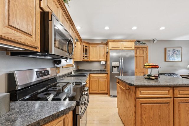 2718 Bristol COURT, Waukesha, WI 53188