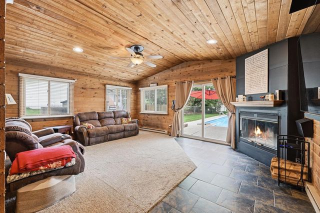 2718 Bristol COURT, Waukesha, WI 53188