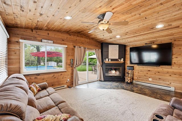 2718 Bristol COURT, Waukesha, WI 53188